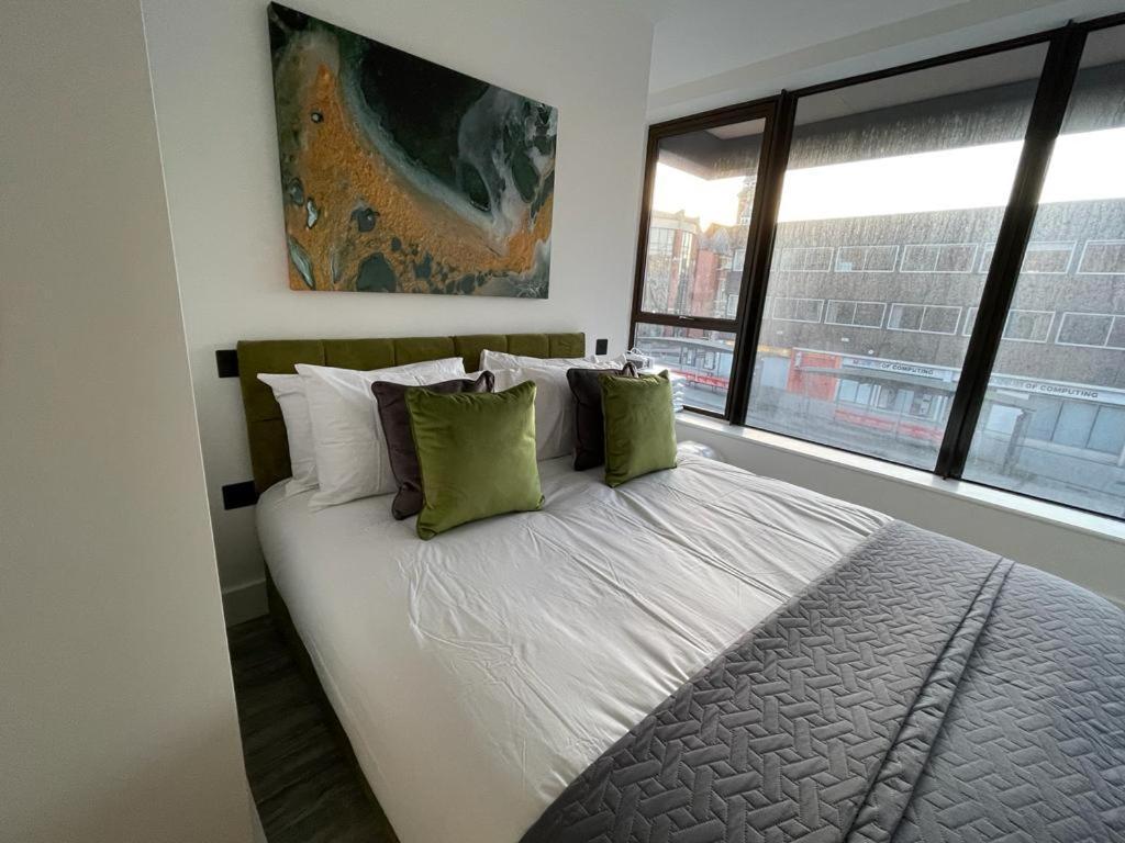 Kingsbridge Point - Cosy One Bed Apartments Near Town Centre, Swindon Ngoại thất bức ảnh