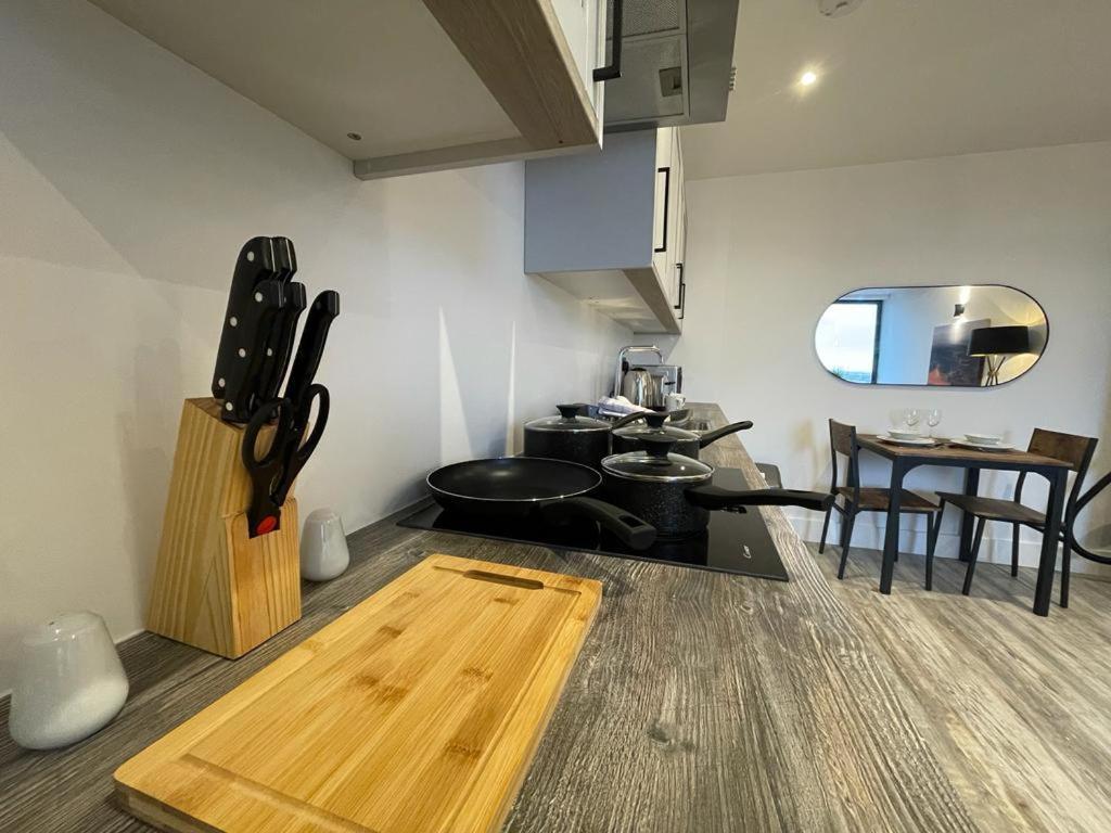 Kingsbridge Point - Cosy One Bed Apartments Near Town Centre, Swindon Ngoại thất bức ảnh