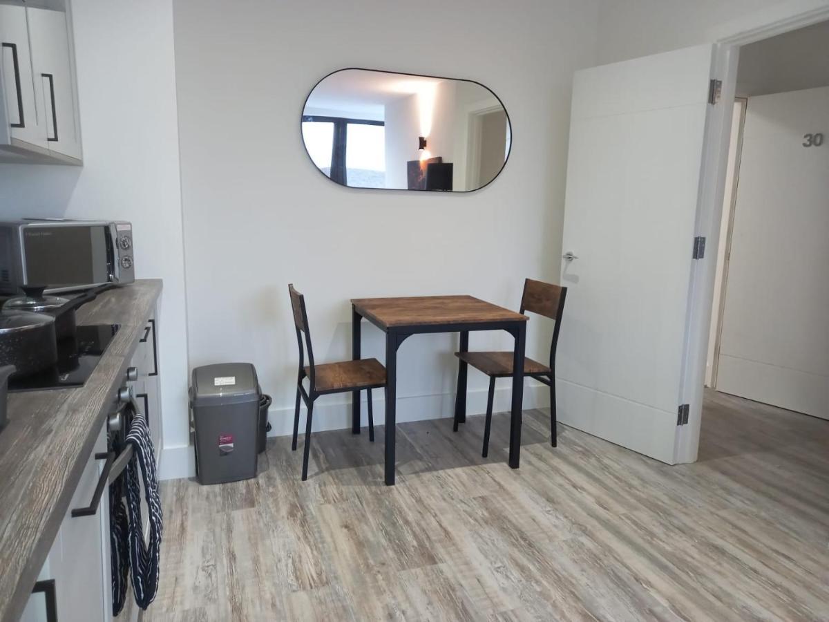 Kingsbridge Point - Cosy One Bed Apartments Near Town Centre, Swindon Ngoại thất bức ảnh