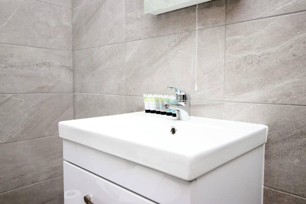 Kingsbridge Point - Cosy One Bed Apartments Near Town Centre, Swindon Ngoại thất bức ảnh