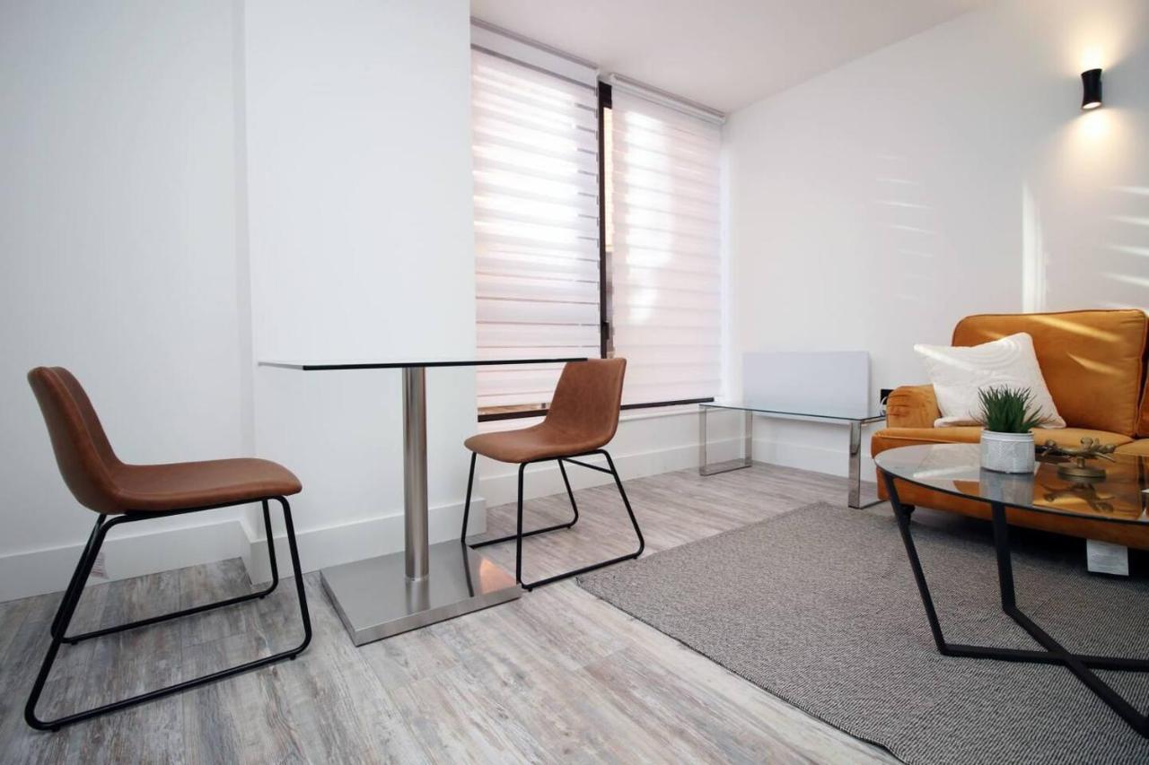 Kingsbridge Point - Cosy One Bed Apartments Near Town Centre, Swindon Ngoại thất bức ảnh