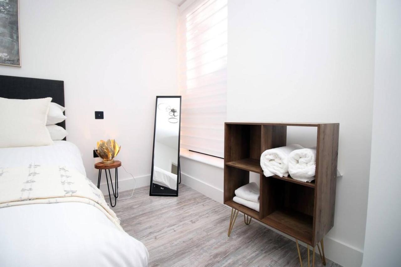 Kingsbridge Point - Cosy One Bed Apartments Near Town Centre, Swindon Ngoại thất bức ảnh