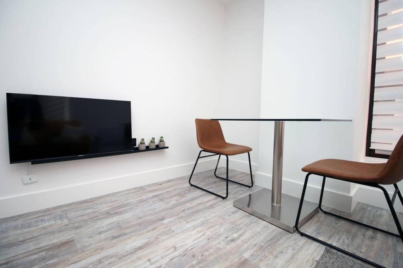 Kingsbridge Point - Cosy One Bed Apartments Near Town Centre, Swindon Ngoại thất bức ảnh
