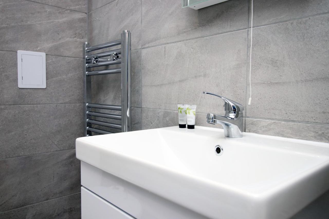 Kingsbridge Point - Cosy One Bed Apartments Near Town Centre, Swindon Ngoại thất bức ảnh